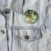 Badge Rond 5 Cm Bouton de faon de cerf de Virginie (En situation)