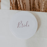 Badge Rond 5 Cm Bouton de Fête des mariées de mariée d'or minimali<br><div class="desc">Ce bouton minimaliste de douche de mariée en or rose est parfait pour un wedding shower simple. Le design romantique moderne est composé d'or rose classique et de typographie blanche associée à une calligraphie rustique mais élégante avec un style vintage lettré à la main. Personnalisable dans n'importe quelle couleur. Gardez...</div>