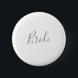 Badge Rond 5 Cm Bouton de Fête des mariées minimaliste de mariée e<br><div class="desc">Ce bouton minimaliste de douche nuptiale mariée en argent est parfait pour un simple wedding shower. Le design romantique moderne présente une typographie gris argenté et blanc classique associée à une calligraphie rustique mais élégante avec un style vintage lettré à la main. Personnalisable dans n'importe quelle couleur. Gardez le design...</div>