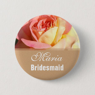 Badge Rond 5 Cm Bouton de nom du mariage de fleurs rose et jaune.