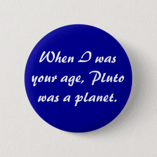 Badge Rond 5 Cm Bouton de Pluton