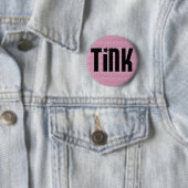 Badge Rond 5 Cm Bouton de Tink - coeurs roses (En situation)