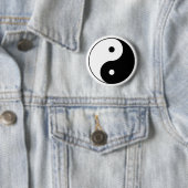 Badge Rond 5 Cm Bouton de Yin Yang (En situation)