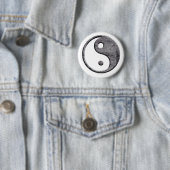 Badge Rond 5 Cm Bouton de Yin Yang (En situation)
