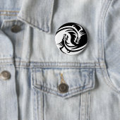 Badge Rond 5 Cm bouton dragons yin yang (En situation)