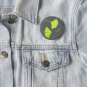 Badge Rond 5 Cm Bouton Feuille Ginkgo (En situation)