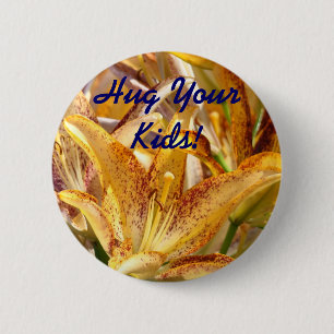 Badge Rond 5 Cm Bouton Fleurs de Lys Maman câlinez vos enfants !