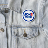 Badge Rond 5 Cm Bouton Joke 2020™ (En situation)