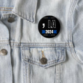 Badge Rond 5 Cm , Bouton La 2024 (En situation)
