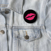 Badge Rond 5 Cm Bouton Lèvres d'amour (En situation)