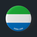 Badge Rond 5 Cm Bouton patriotique du drapeau de la Sierra Leone<br><div class="desc">Le drapeau de la Sierra Leone Bouton patriotique de charme avec le drapeau de la Sierra Leone imprimé sur le bouton. Le nom du pays est subtilement intégré dans la conception du fond. Le texte est entièrement personnalisable à l'aide de la fonction "Customiser !". Ce beau bouton Sierra Leone est...</div>