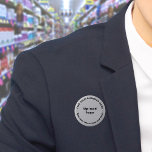 Badge Rond 5 Cm Bouton rond gris de marque commerciale<br><div class="desc">Bouton de forme ronde que vous pouvez customiser pour mettre votre nom d'entreprise et logo. Vous pouvez utiliser ce bouton comme accessoire uniforme de votre personnel. Vous pouvez également l'utiliser comme accessoire d'emballage. Vous pouvez également l'inclure dans vos documents de marketing pour faire de la publicité pour votre entreprise ou...</div>