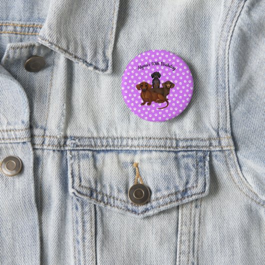 Badge Rond 5 Cm Bouton violet Dachshund (En situation)