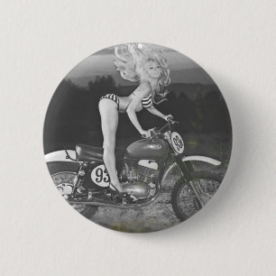 BADGE ROND 5 CM BROUILLEUR VINTAGE ET MAQUETTE CHAUDE.