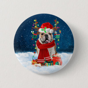 Badge Rond 5 Cm Bulldog anglais en neige avec cadeaux de Noël 