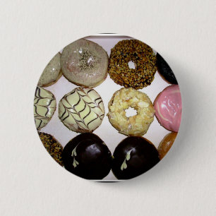 BADGE ROND 5 CM BUTÉES TORIQUES DÉLICIEUSES