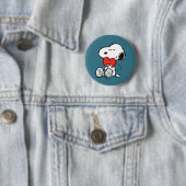 Badge Rond 5 Cm cacahuètes | Saint Valentin | Snoopy Heart Hug (En situation)