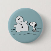 Badge Rond 5 Cm cacahuètes | Snoopy Construit Un Snowman (Devant)