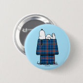 Badge Rond 5 Cm cacahuètes | Snoopy Plaid Flannel Holiday Dog Hous (Devant & derrière)