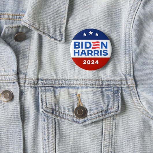 Badge Rond 5 Cm Campagne présidentielle de Biden Harris 2024 (En situation)