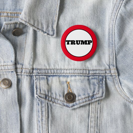 Badge Rond 5 Cm Campagne Trump (En situation)