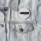 Badge Rond 5 Cm CBC The National Button (En situation)