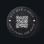 Badge Rond 5 Cm Chalkboard Achetez-lui une prise Elle noue le noeu<br><div class="desc">Design moderne et élégant imprimé Chalkboard Bachelorette Achetez-lui Une prise Elle noue le bouton Knot qui peut être customisé avec votre texte. Cliquez sur le bouton "Customiser" et utilisez notre outil de conception pour modifier ce modèle. Découvrez le magasin Graphic Art Design pour d'autres produits qui correspondent à ce design...</div>