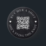 Badge Rond 5 Cm Chalkboard Achetez-lui une prise Elle noue le noeu<br><div class="desc">Design moderne et élégant imprimé Chalkboard Bachelorette Achetez-lui Une prise Elle noue le bouton Knot qui peut être customisé avec votre texte. Cliquez sur le bouton "Customiser" et utilisez notre outil de conception pour modifier ce modèle. Découvrez le magasin Graphic Art Design pour d'autres produits qui correspondent à ce design...</div>