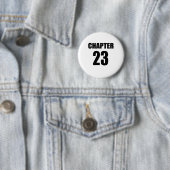 Badge Rond 5 Cm Chapitre 23 Anniversaire (En situation)