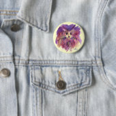 BADGE ROND 5 CM CHATON VIOLET, PORTRAIT DE CHAT (En situation)