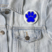 Badge Rond 5 Cm Chien Paw En Bleu Avec Contours (En situation)