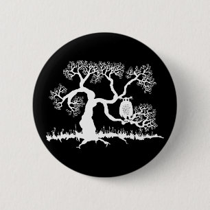Badge Rond 5 Cm Chouette éffrayante dans l'arbre