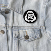 Badge Rond 5 Cm Citation Bite me - Requin Jaws (En situation)