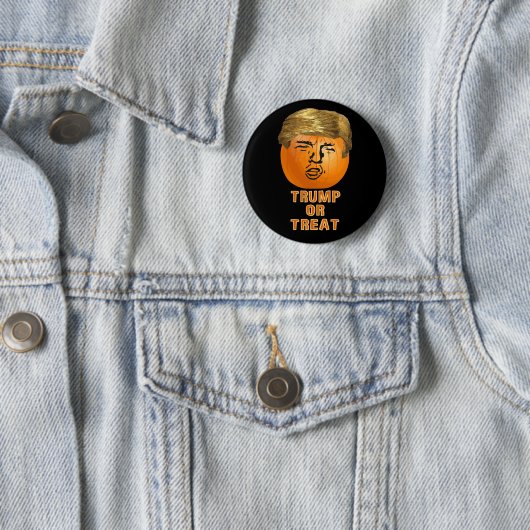 Badge Rond 5 Cm Citrouille drôle de Halloween Trumpkin d'atout (En situation)