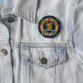 Badge Rond 5 Cm Clan Forbes Crest sur Tartan (En situation)