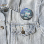 Badge Rond 5 Cm Claude Monet - Lys à eau, effet du soir (En situation)