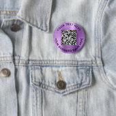 Badge Rond 5 Cm Code QR Promotionnel Violet (En situation)