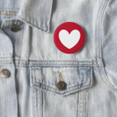 Badge Rond 5 Cm Coeur blanc en rouge (En situation)