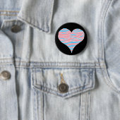 Badge Rond 5 Cm Coeur de la Trans Pride (En situation)