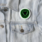 Badge Rond 5 Cm Coeur vert et noir -1- (En situation)