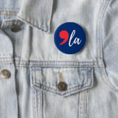 Badge Rond 5 Cm Comma La Funny Kamala Harris 2024 (En situation)
