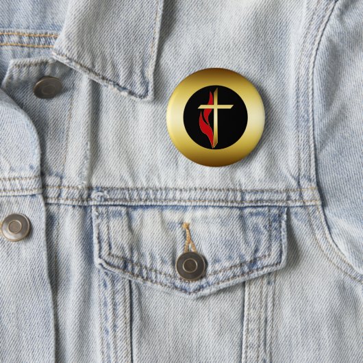 BADGE ROND 5 CM CROIX ET FLAMME (En situation)