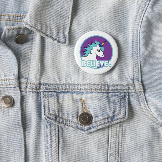 Badge Rond 5 Cm Croyez ! Licorne (En situation)