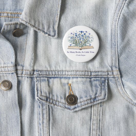 Badge Rond 5 Cm Custom Quote Blue Wildflowers Grow From Book (En situation)