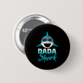 Badge Rond 5 Cm Dada Shark Portant un Cool Sungles Papa (Devant & derrière)