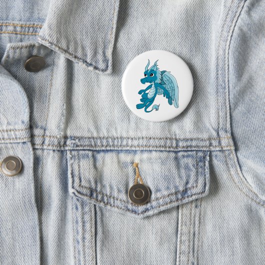 Badge Rond 5 Cm Dessin du Dragon Bleu (En situation)