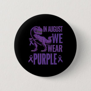 Badge Rond 5 Cm Dinosaure En Août Nous Portons Violet Rainbow Over