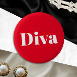 Badge Rond 5 Cm Diva Opera Chanteur Musicien Interprète Musique Th<br><div class="desc">Accompagnez votre diva-ness avec ce bouton cool et décalé,  qui comporte le mot Diva en blanc sur rouge. Un cadeau de nouveauté idéal pour le chanteur star,  chanteur d'opéra,  primadonna ou acteur théâtral.</div>