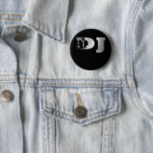 Badge Rond 5 Cm Dj (En situation)