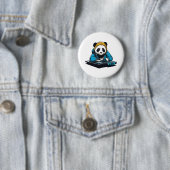 Badge Rond 5 Cm DJ Kawaii Panda (En situation)